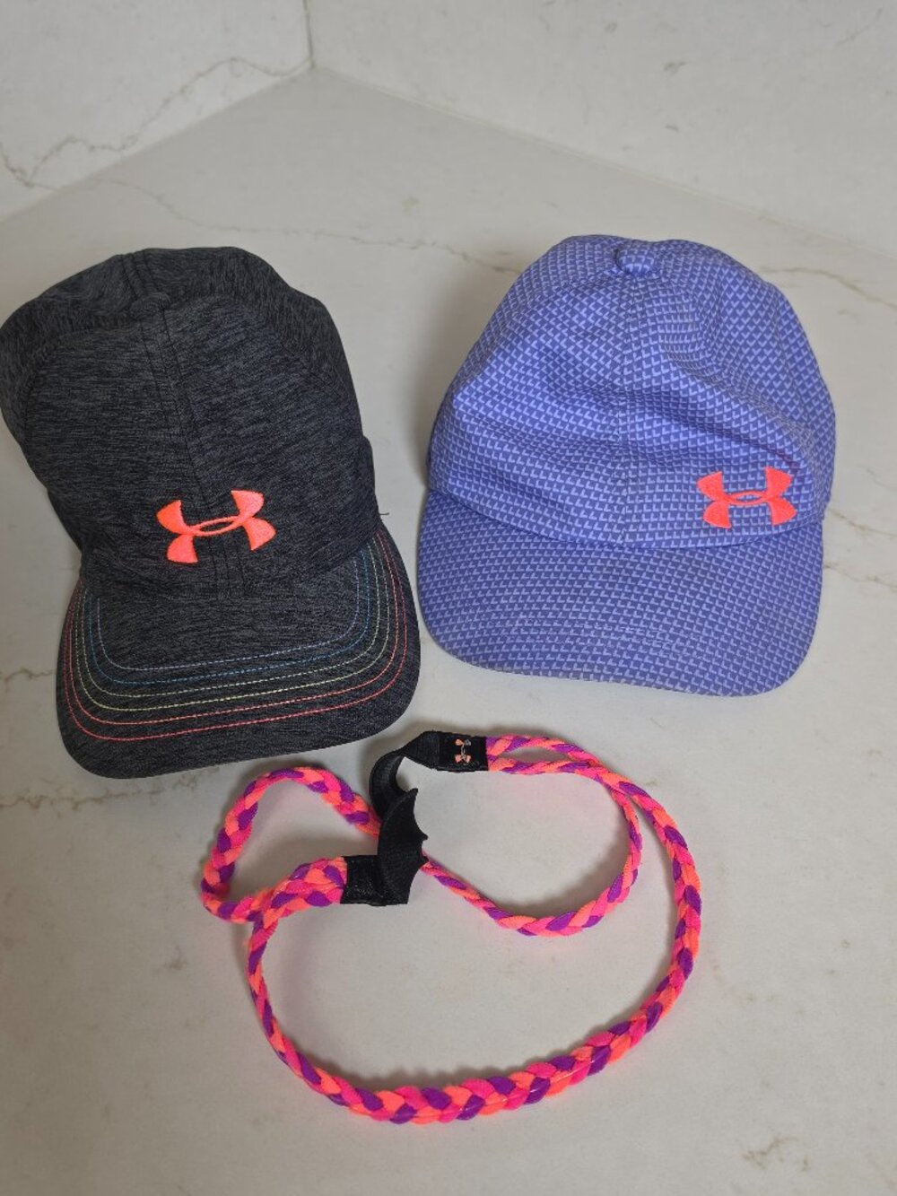 Under Armour Girls Youth Hat Lot 2 Baseball Caps & Braided Headband Pink Purple